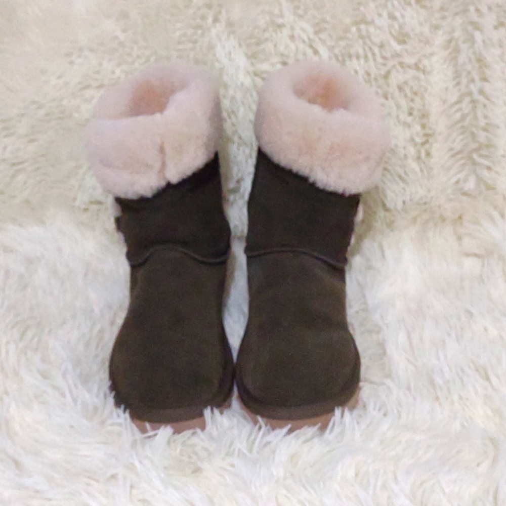 Ugg Koolaburra Size 8 Hunter Green Boot. - image 1